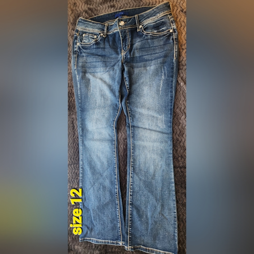 Apt. 9 jeans